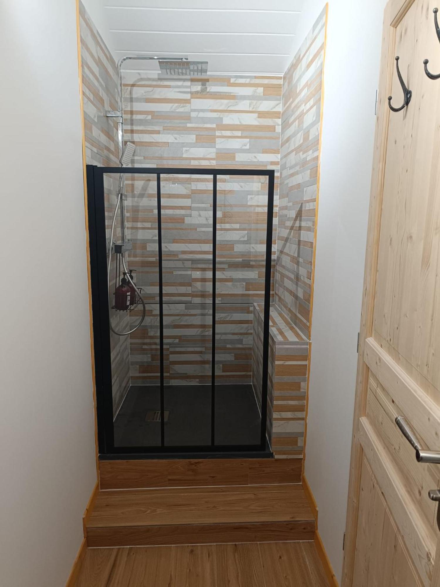 Miradoux Maison D'Hotes La Fezendes מראה חיצוני תמונה