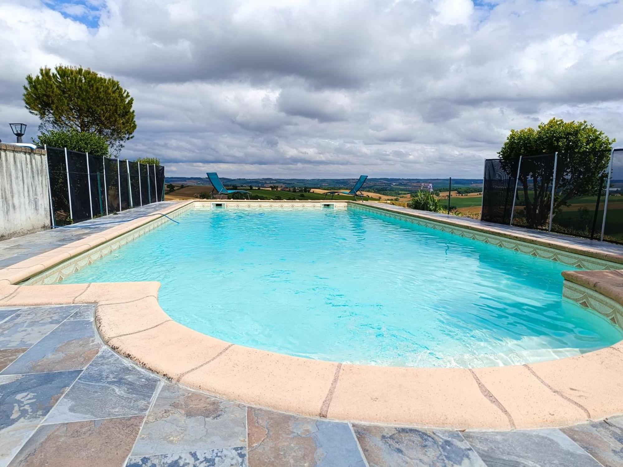 Miradoux Maison D'Hotes La Fezendes מראה חיצוני תמונה